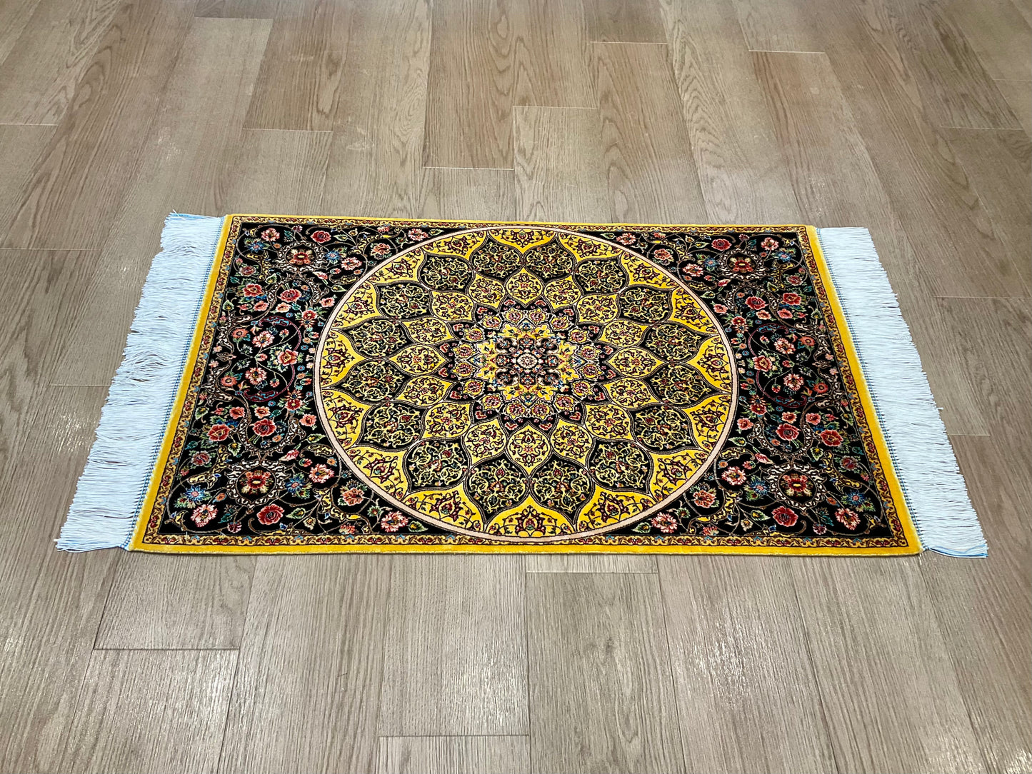 ペルシャンシルク 90cm x 60cm PS10777