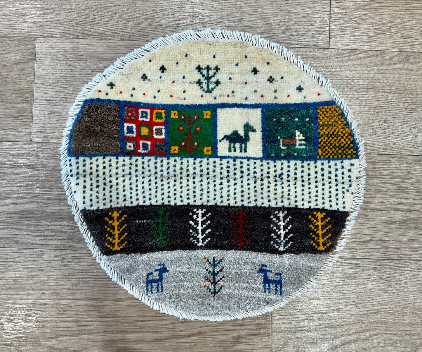 ギャッベ アマレバフト 43cm x 40cm AJ27572