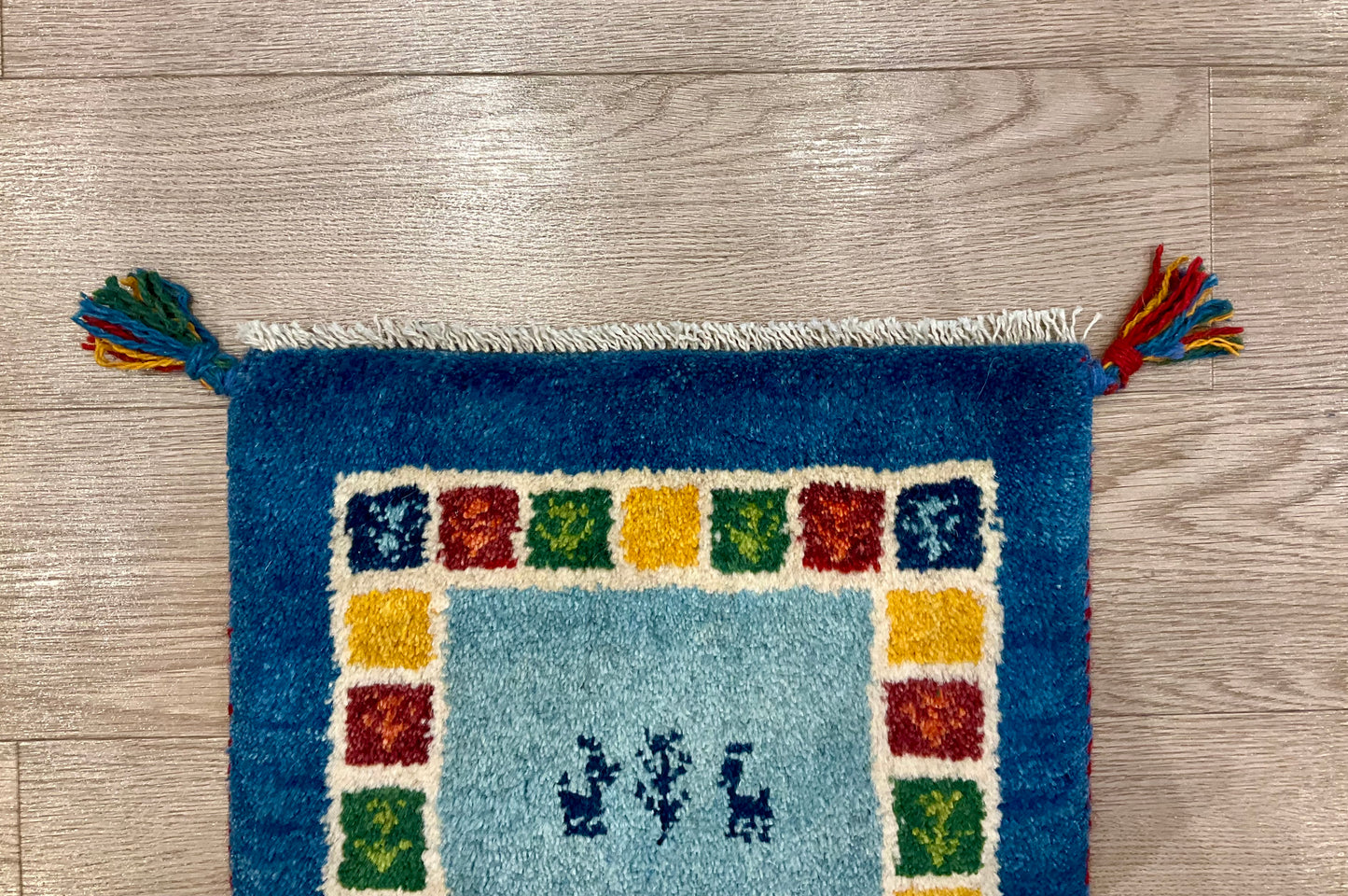 ギャッベ 40cm x 38cm Z841