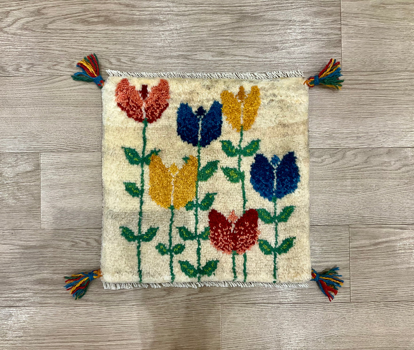ギャッベ 40cm x 40cm Z101