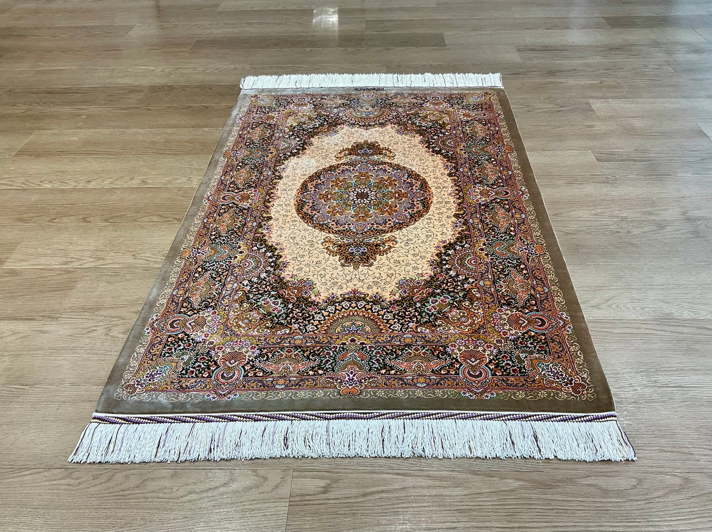 クム メイマリヤン工房 124cm x 82cm A22567