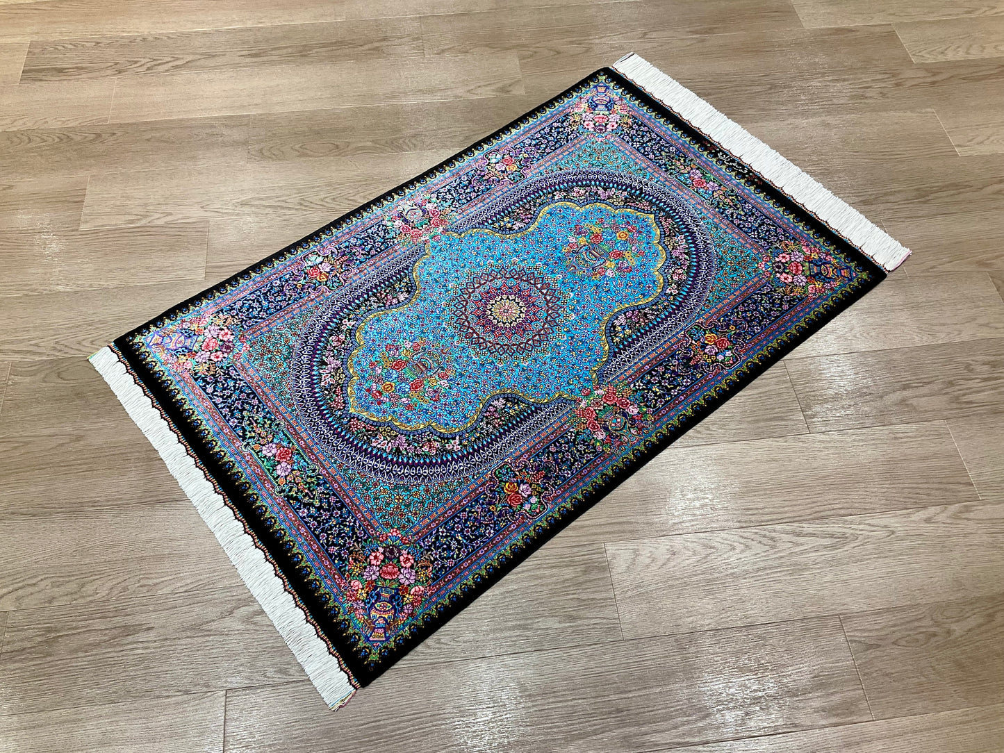 クム サフィザーデ工房 123m x 78cm SA1731