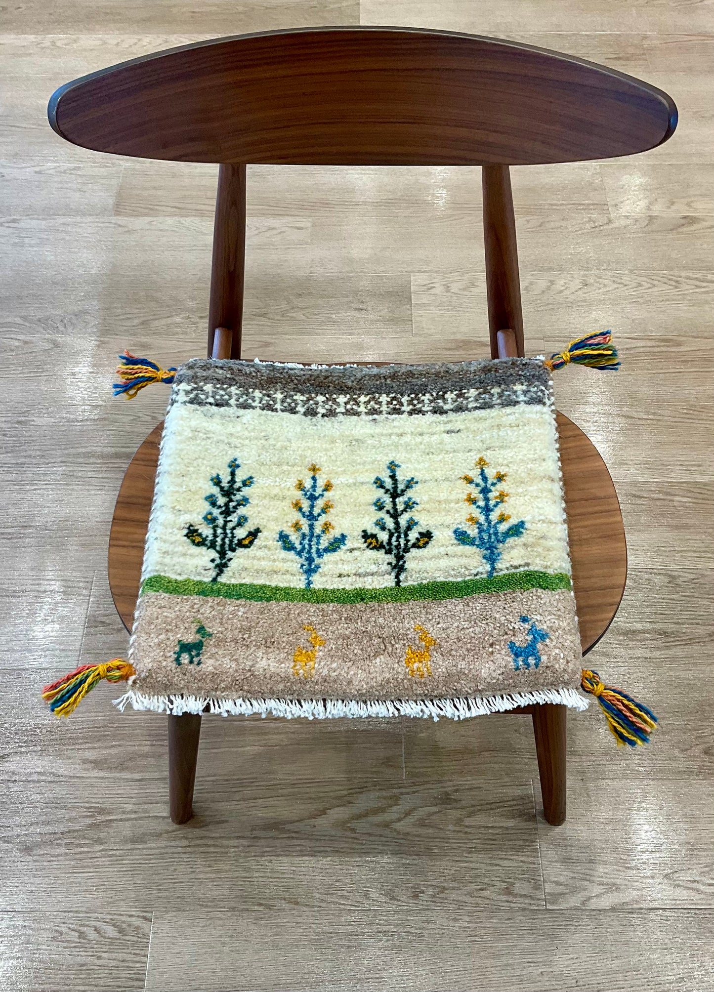 ギャッベ 40cm x 39cm T1953