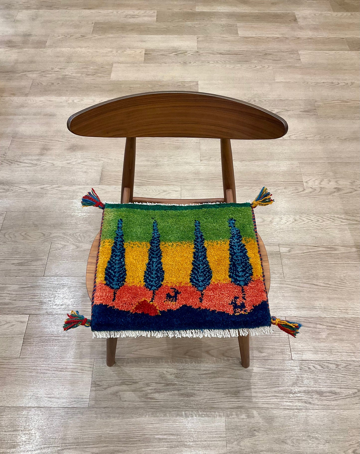 ギャッベ 43cm x 39cm Z803