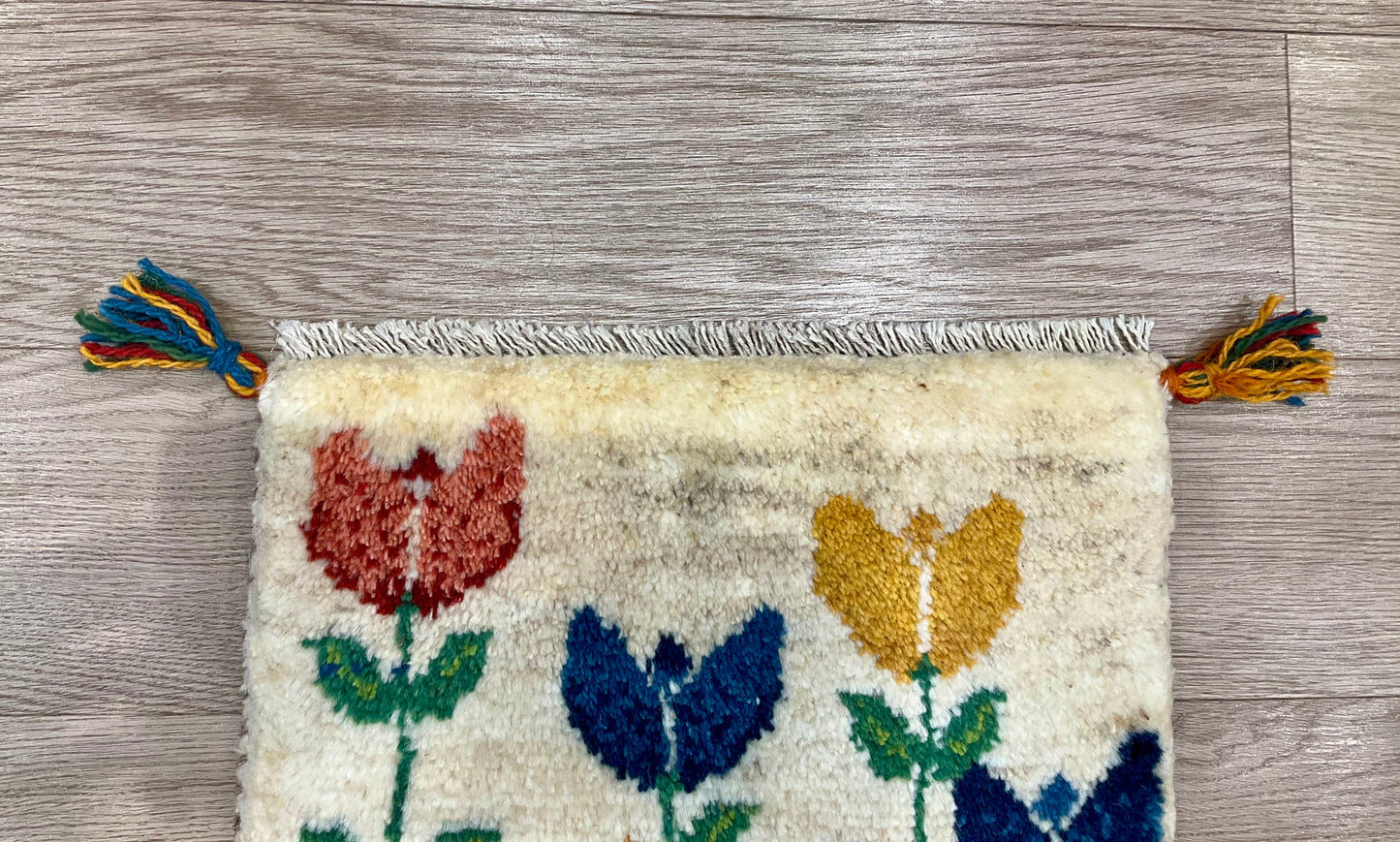 ギャッベ 40cm x 39cm Z1487