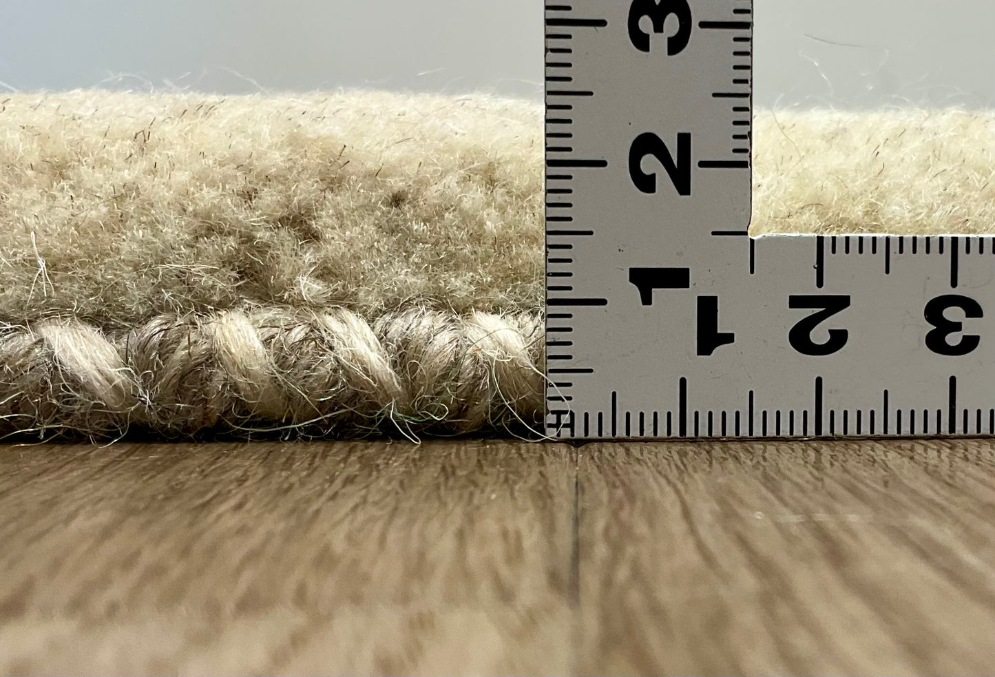 ギャッベ 42cm x 40cm Z1439