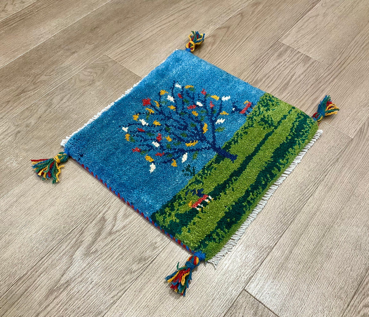 【福岡店】ギャッベ 41cm x 39cm Z3534