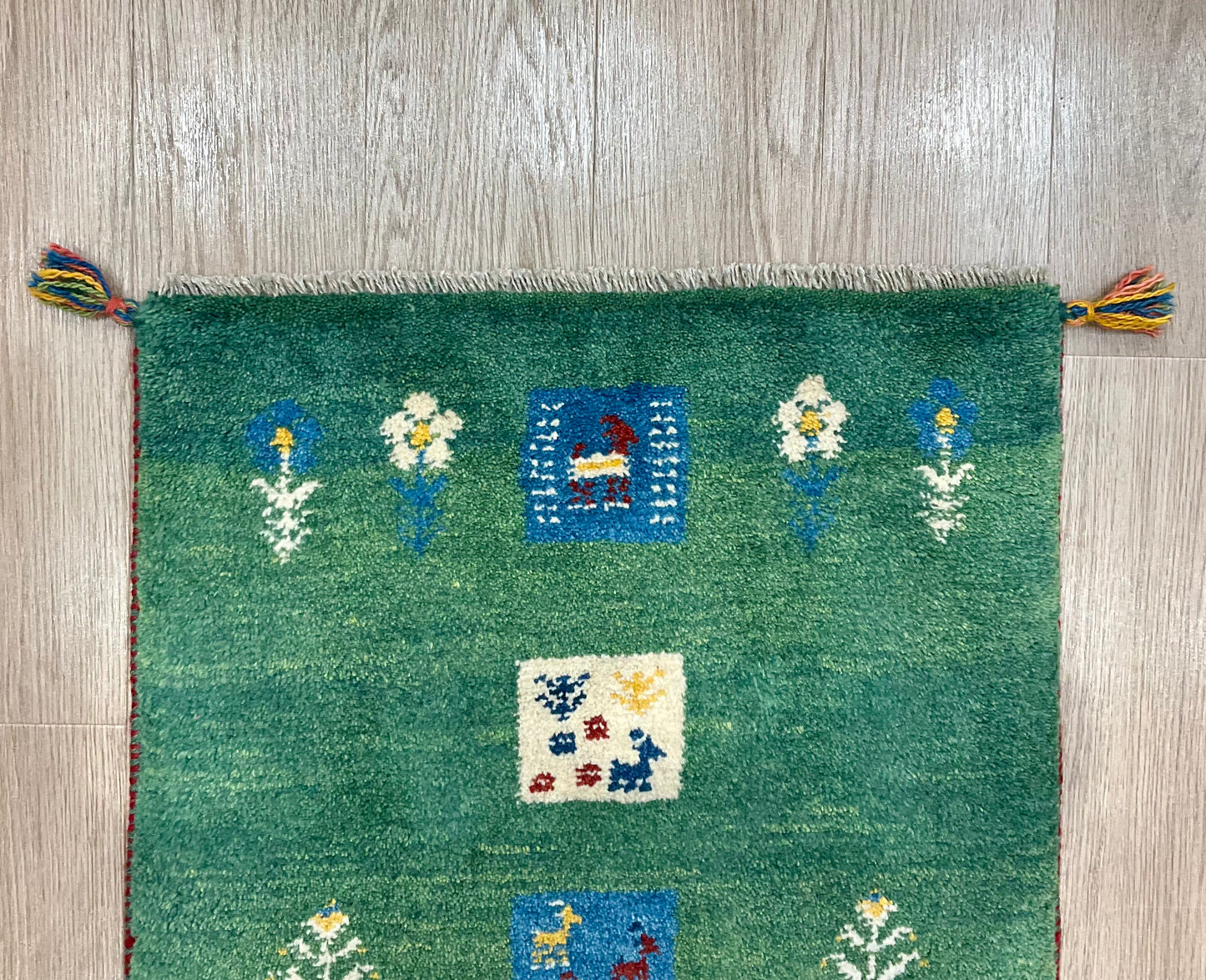 ギャッベ 88cm x 62cm RJ3388