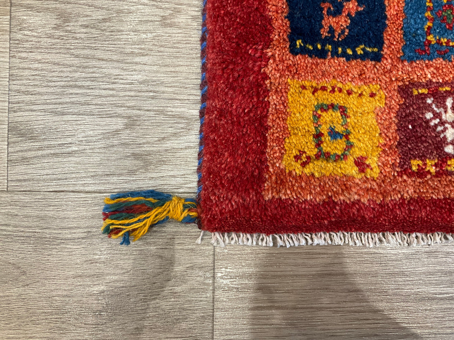 ギャッベ 43cm x 39cm Z471