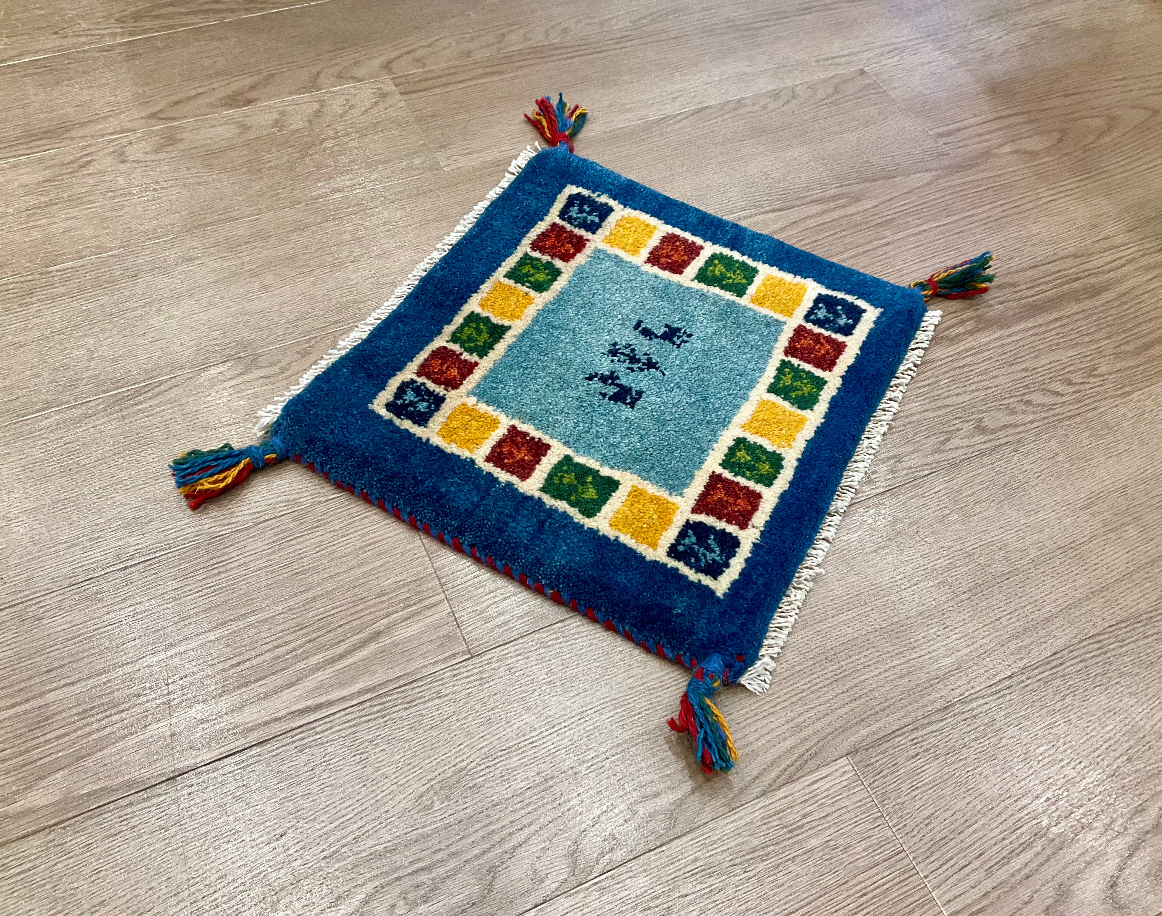 ギャッベ 40cm x 38cm Z841 – ペルシャ絨毯専門店 ペルシャンパトリス