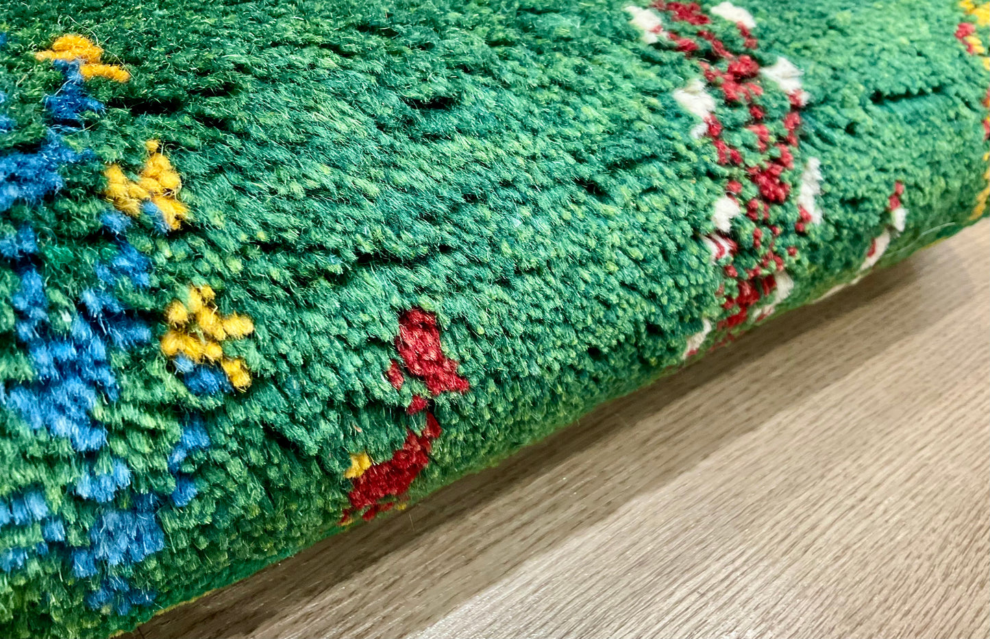 ギャッベ 40cm x 37cm Z1917