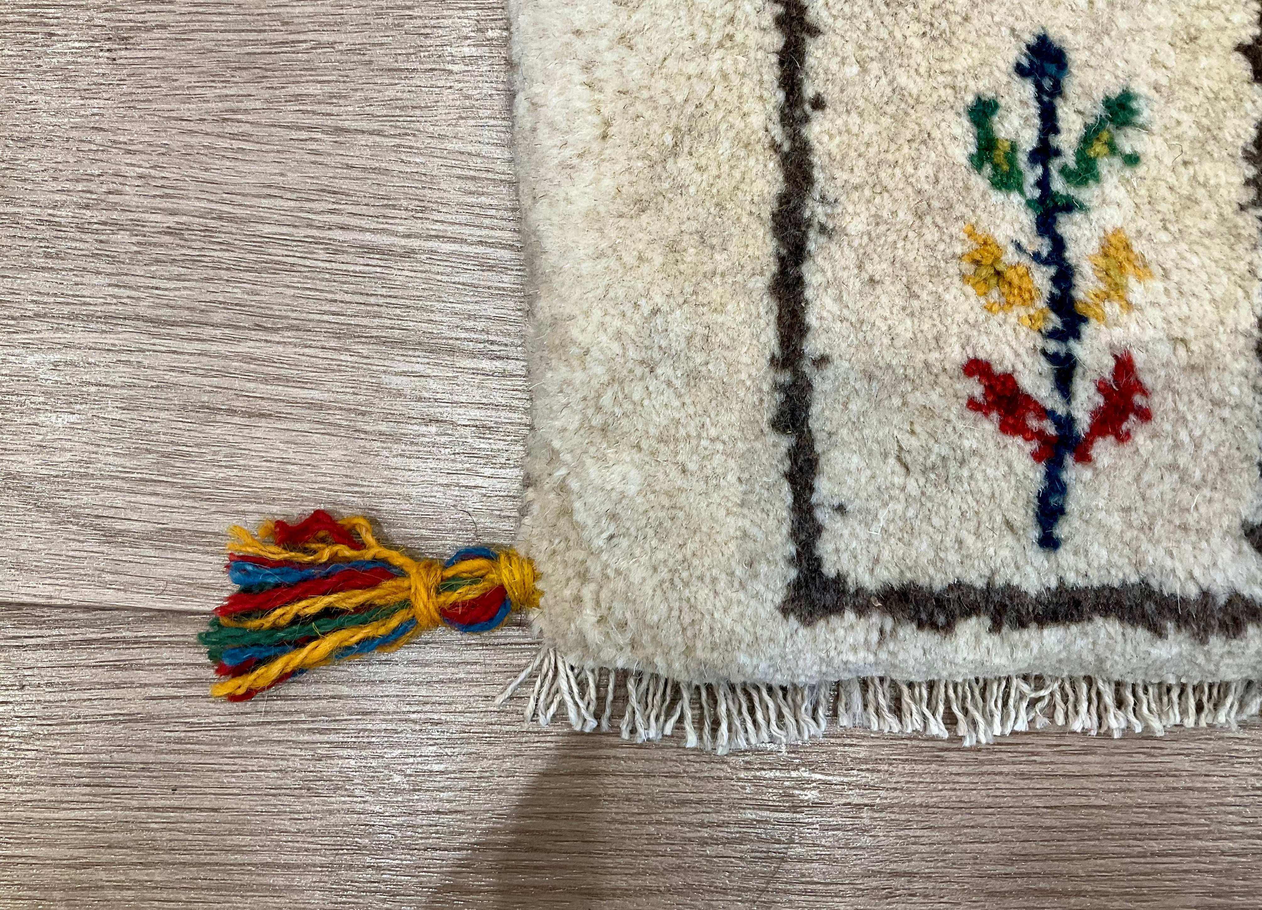 ギャッベ 43cm x 40cm Z1566 – ペルシャ絨毯専門店 ペルシャンパトリス