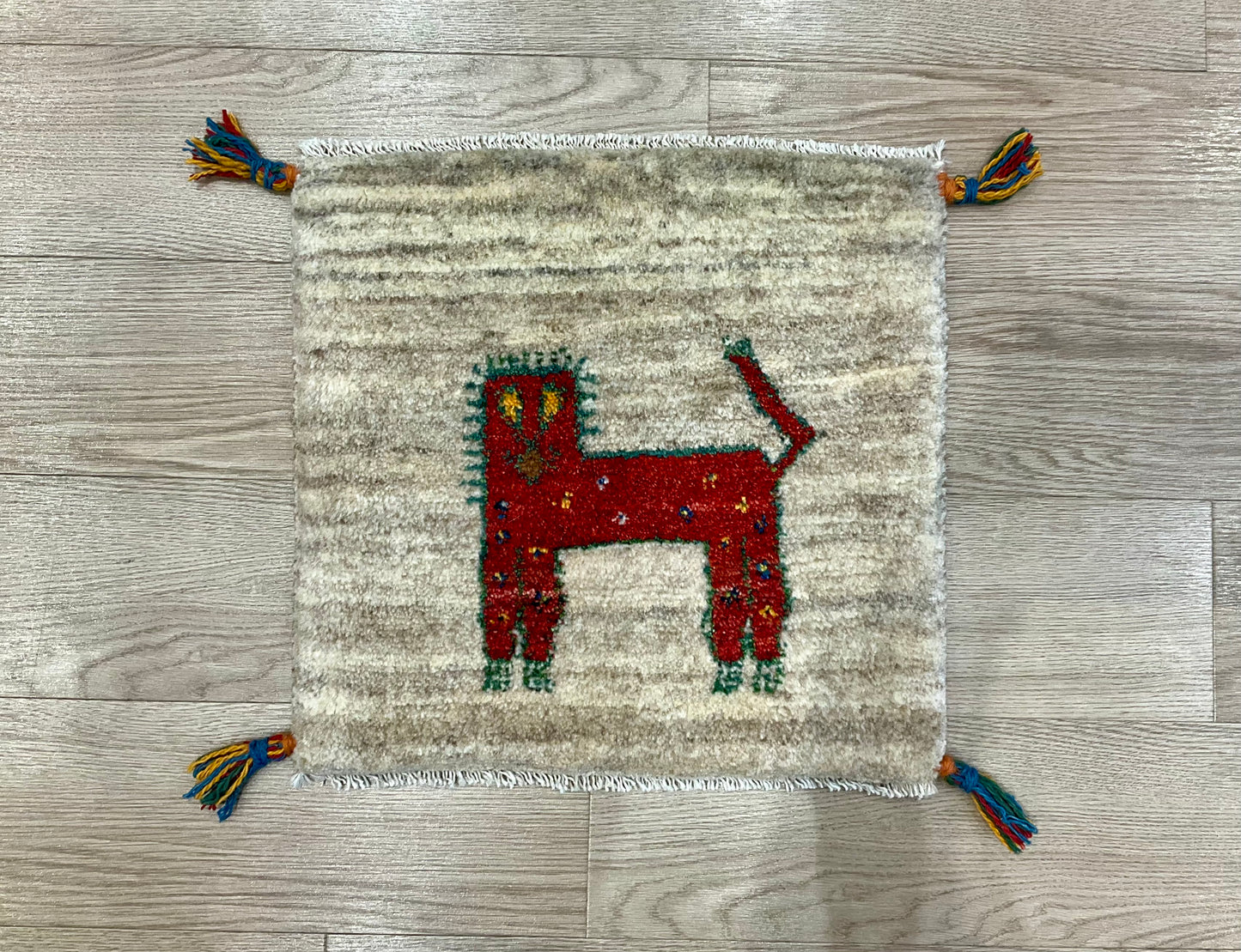 ギャッベ 45cm x 43cm Z1494