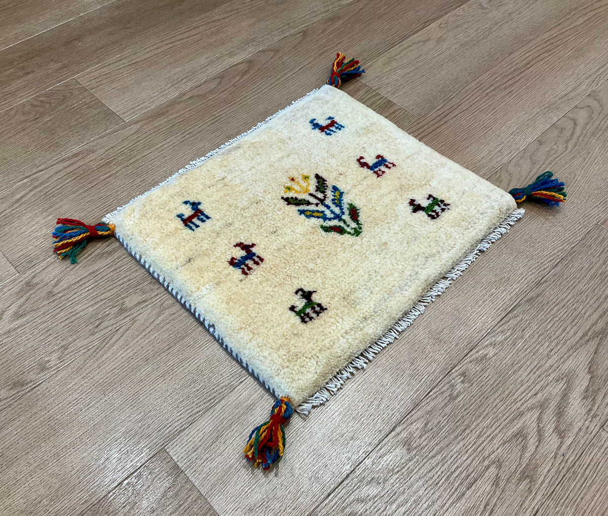【福岡店】ギャッベ 43cm x 37cm Z3680