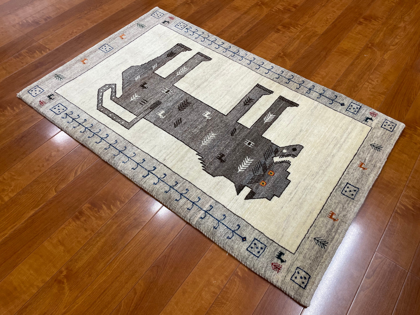 【オンライン限定】カシュクリギャッベ 130cm x 82cm RJ15168