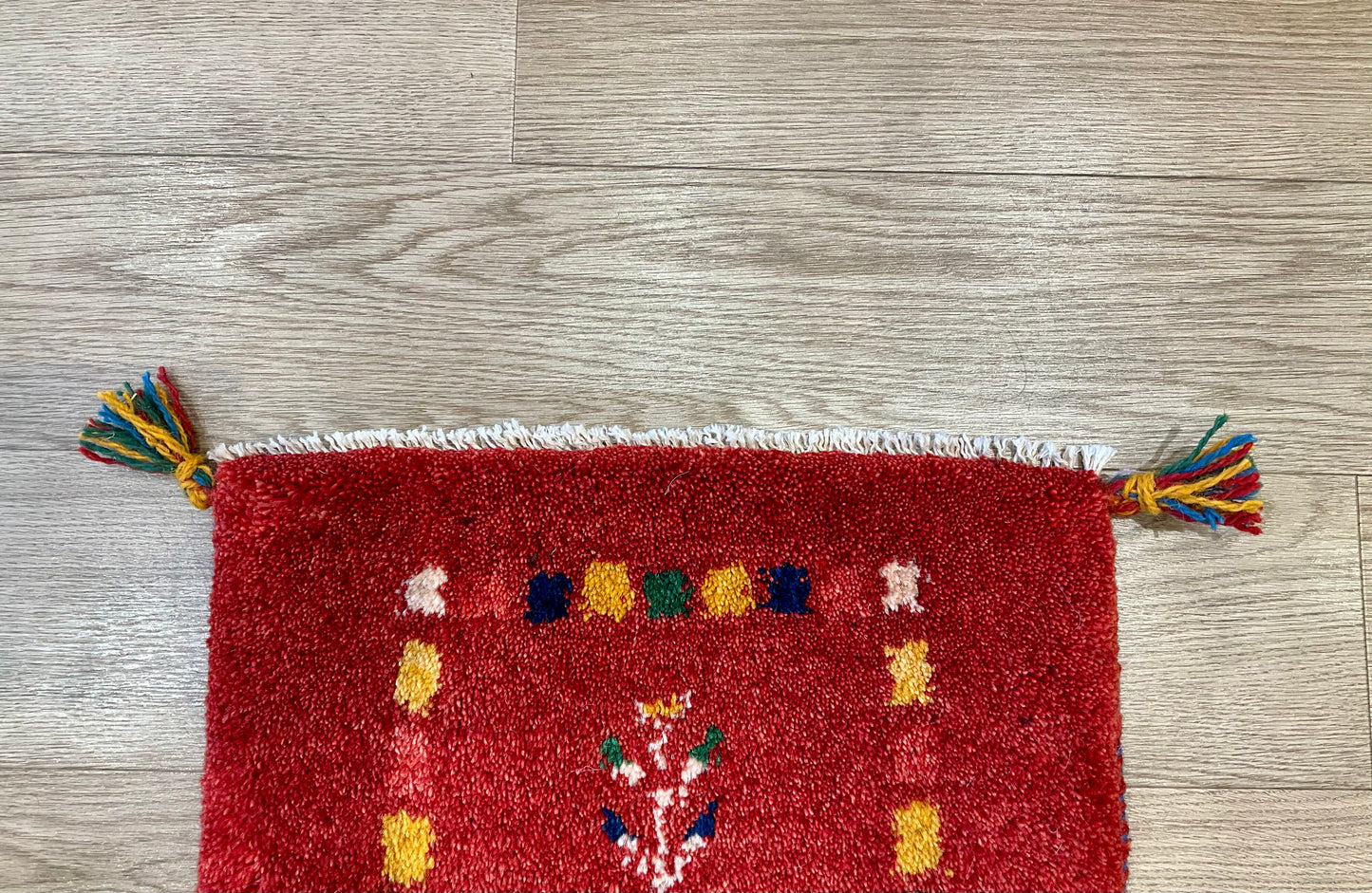 ギャッベ 43cm x 40cm Z490