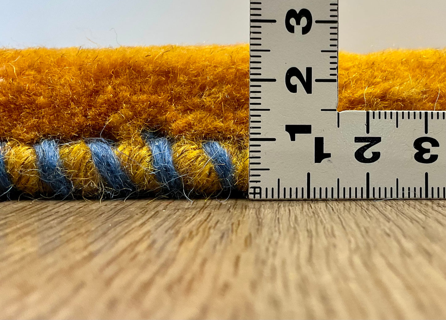 ギャッベ 42cm x 41cm Z1018