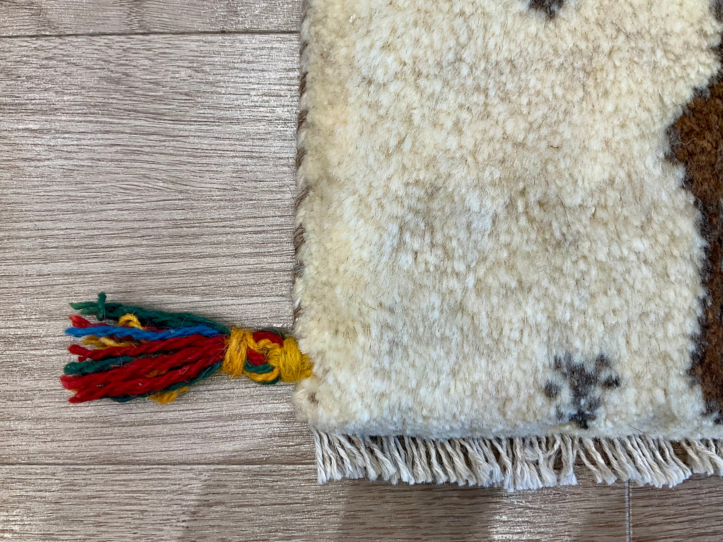 ギャッベ 41cm x 40cm Z1533