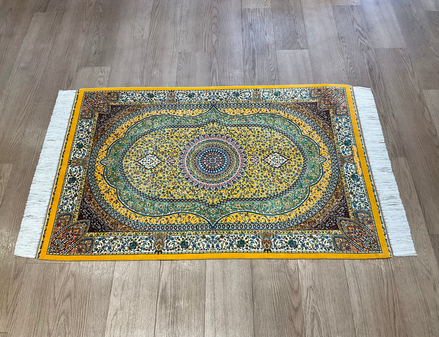 ペルシャンシルク 120cm x 80cm PS12397