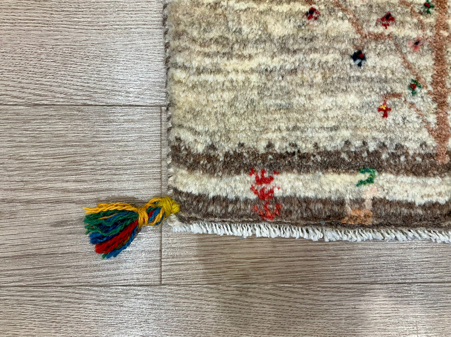 ギャッベ 43cm x 41cm Z1812