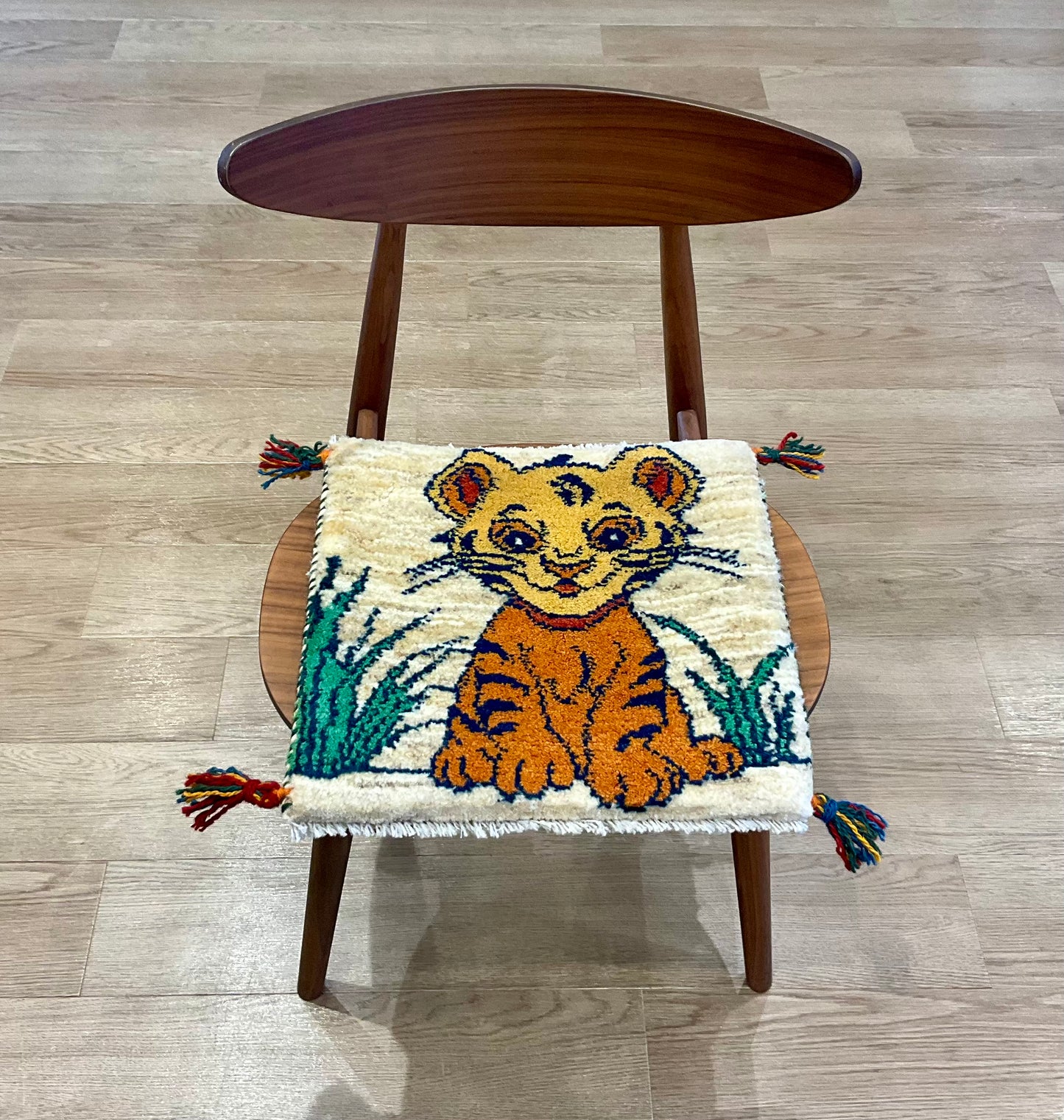 ギャッベ 41cm x 42cm T7589