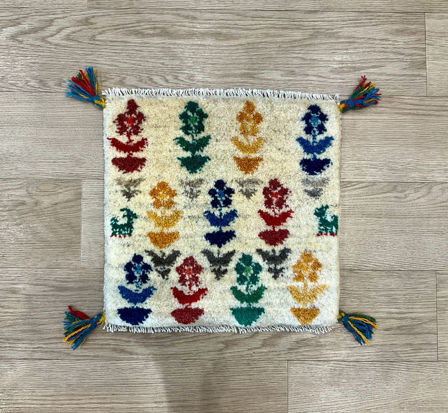 ギャッベ 40cm x 40cm Z1262
