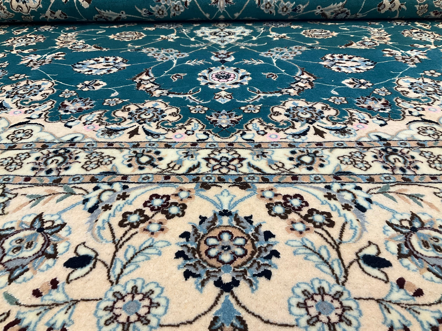 ナインシシラ ハビビアン工房 258cm x 203cm PS9902