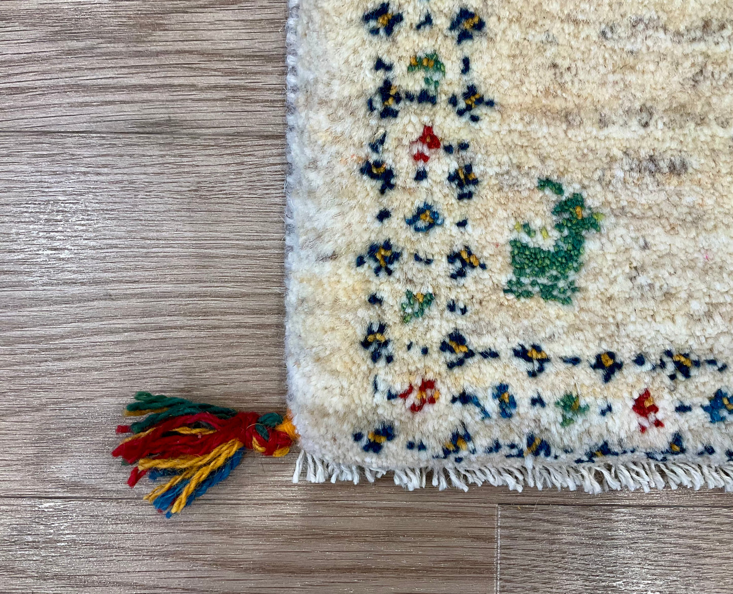 ギャッベ 45cm x 43cm Z210