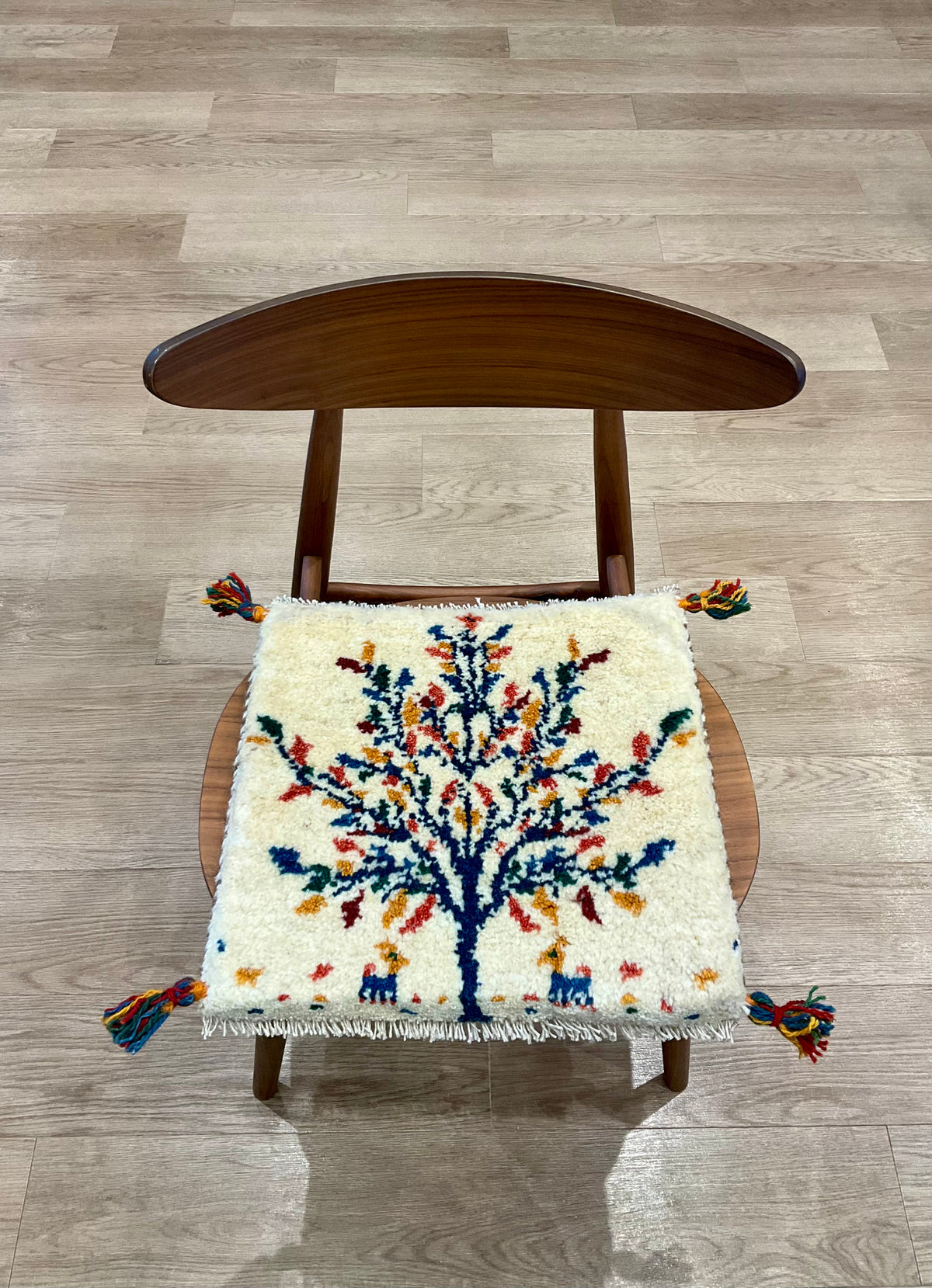 【福岡店】ギャッベ 42cm x 41cm Z3685