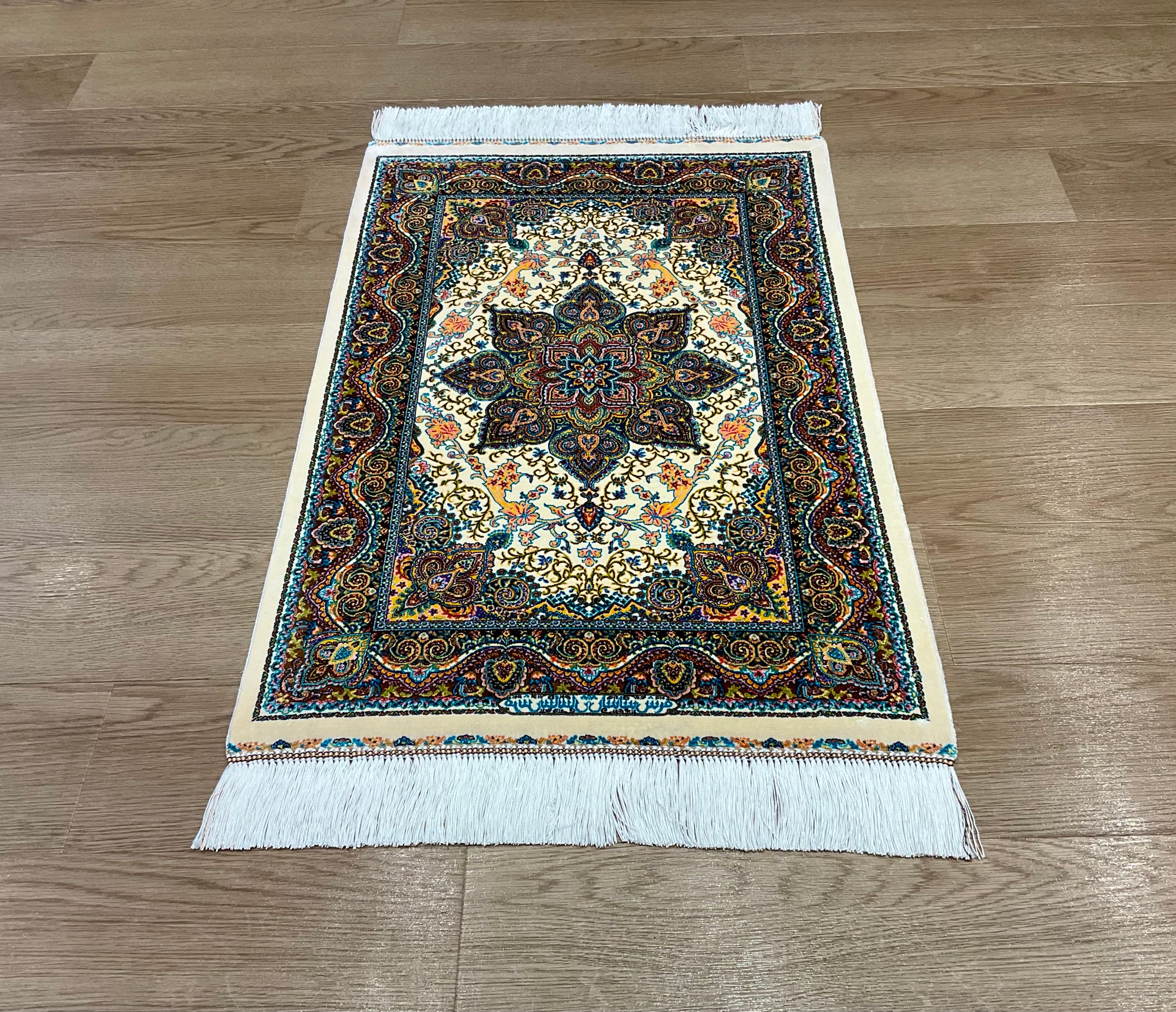 ペルシャンシルク 90cm x 60cm PS10809 – ペルシャ絨毯専門店