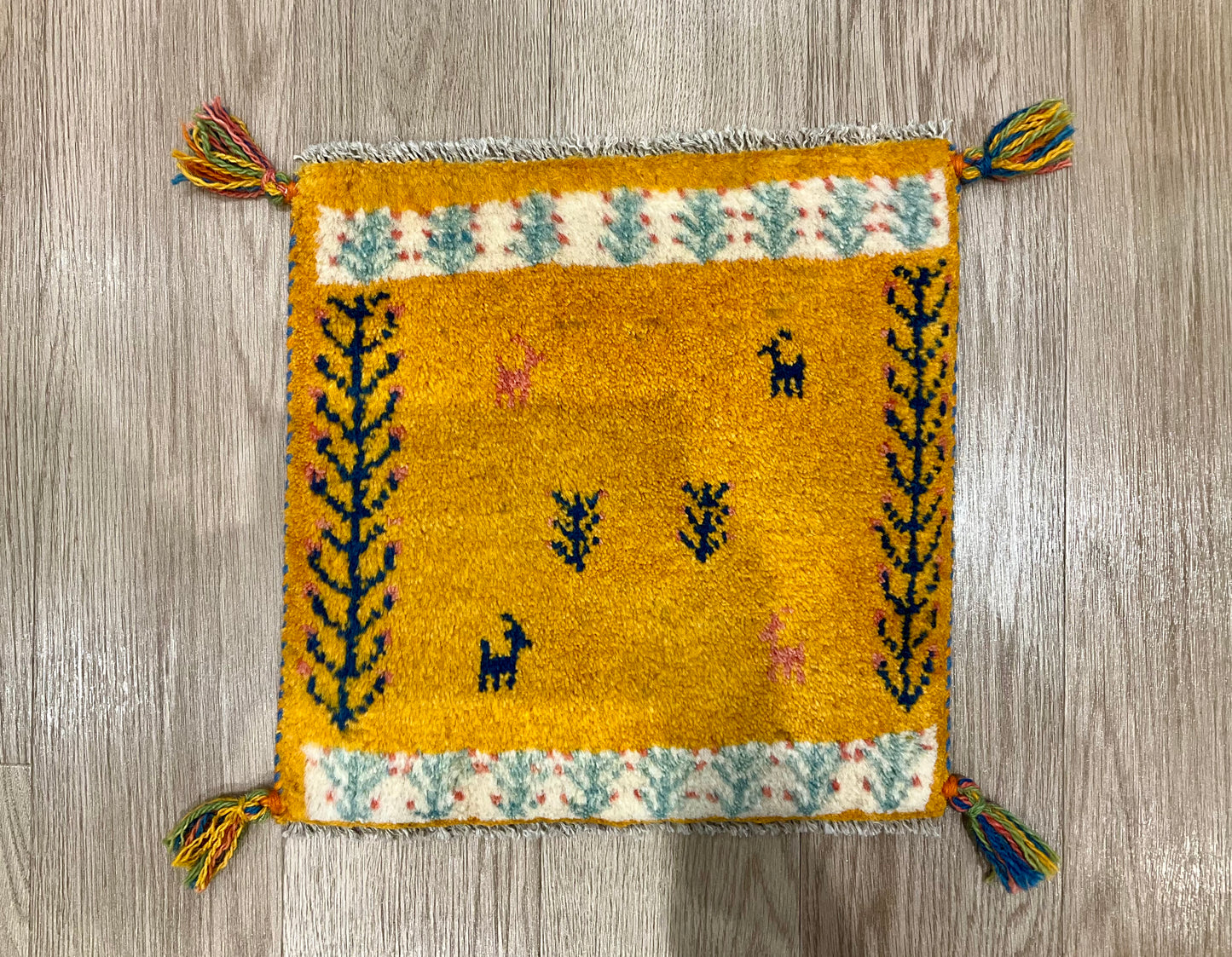 ギャッベ 39cm x 39cm AJ22488