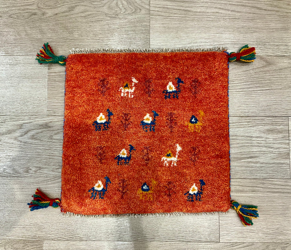 【福岡店】ギャッベ 41cm x 40cm Z2988