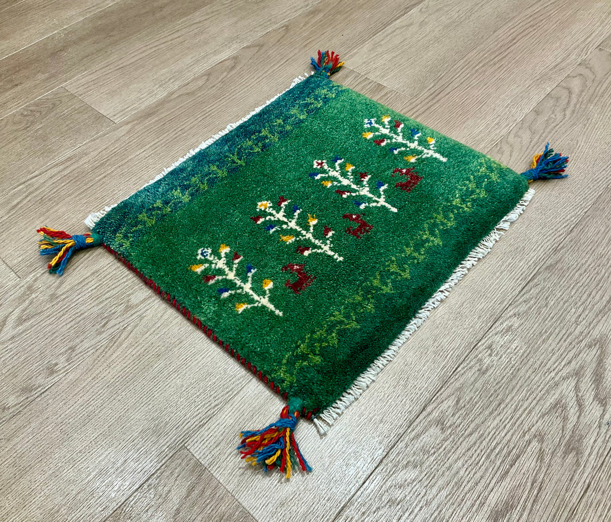 【福岡店】ギャッベ 45cm x 39cm T9684