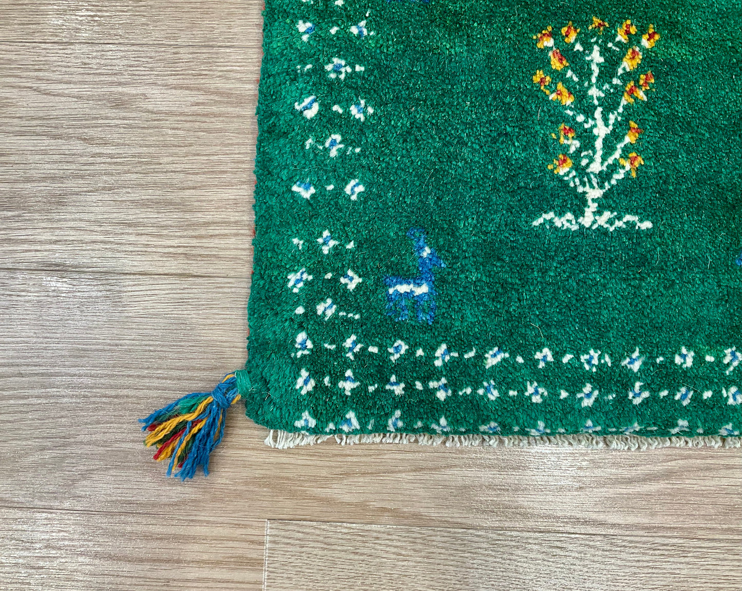 ギャッベ 40cm x 39cm Z964