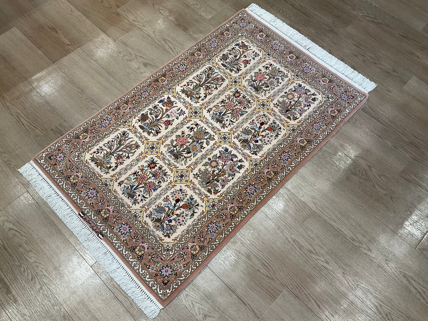 イスファハン サイード工房 132cm x 85cm A22622