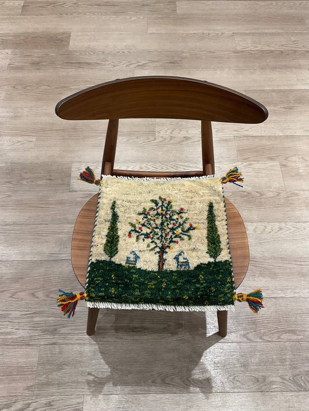【福岡店】ギャッベ 37cm x 38cm Z3692