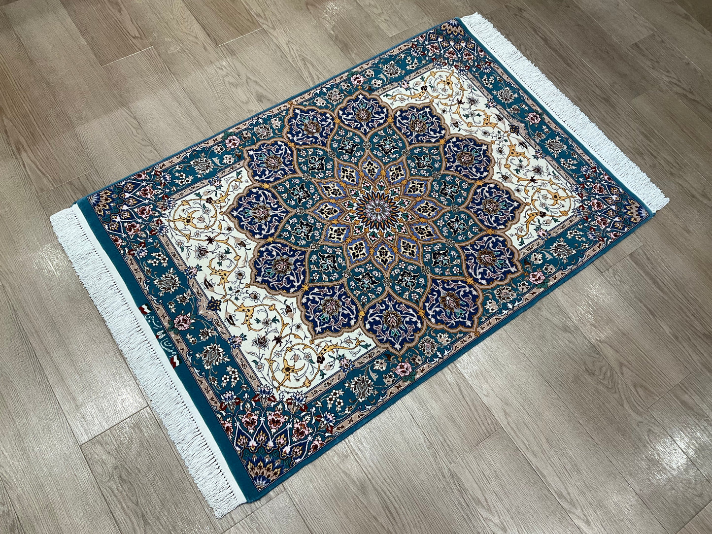 イスファハン ラフィー工房 123cm x 85cm PS4774