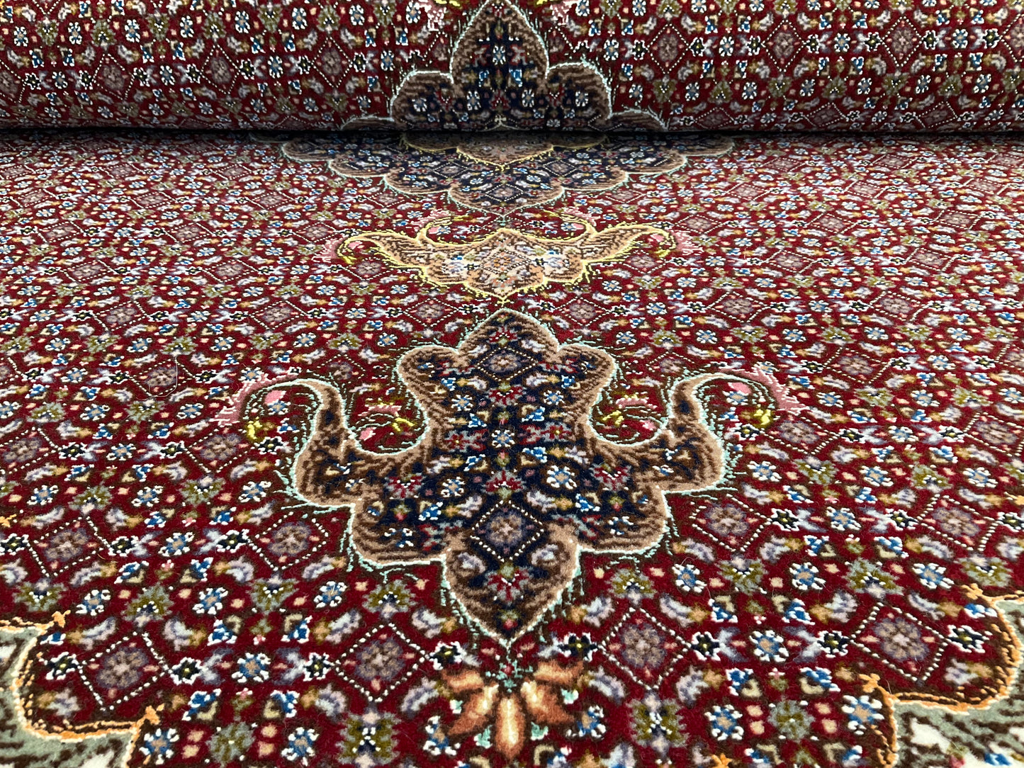 タブリーズ  205cm x 150cm NT16273