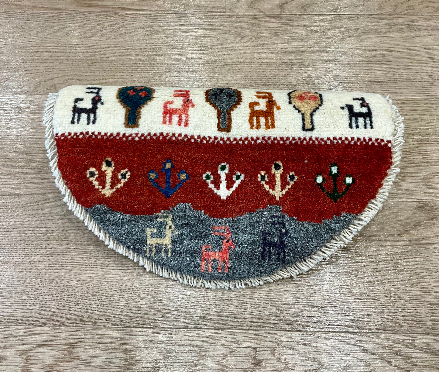 ギャッベ アマレバフト 40cm x 39cm AJ21726