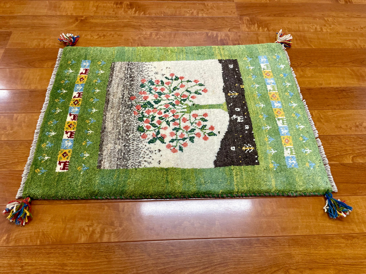 【オンライン限定】ギャッベ 86cm x 60cm RJ1483