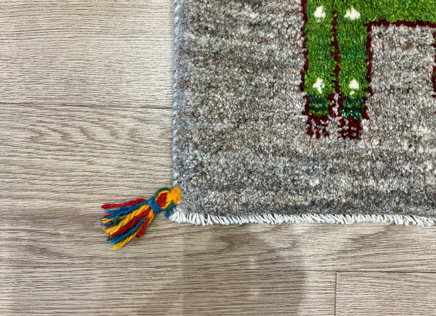 ギャッベ 42cm x 40cm Z1162