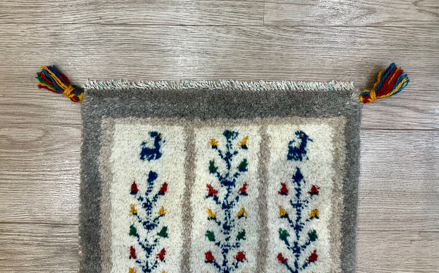 ギャッベ 41cm x 39cm Z1585