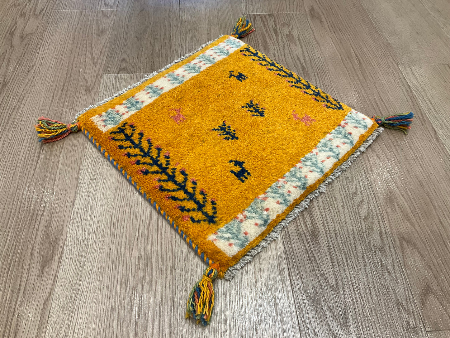 ギャッベ 39cm x 39cm AJ22488