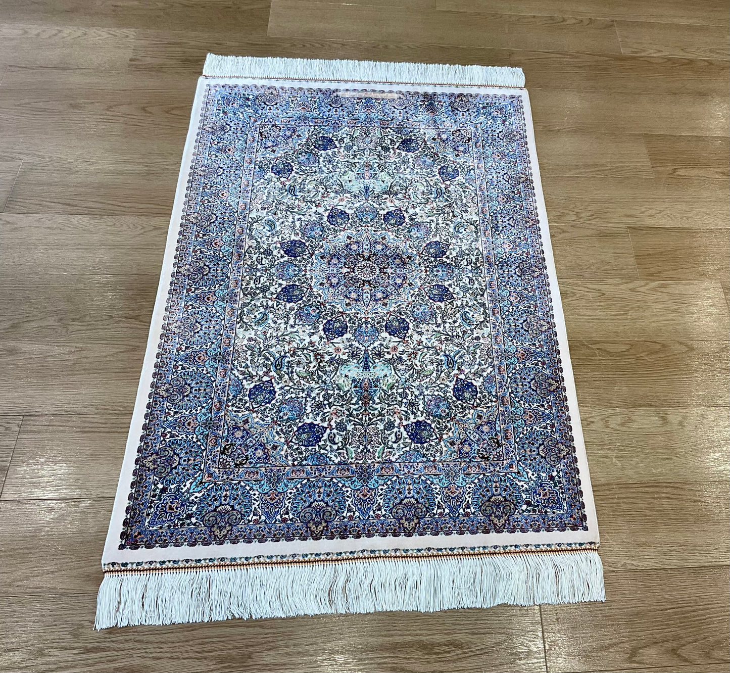 ペルシャンシルク 120cm x 80cm PS10168
