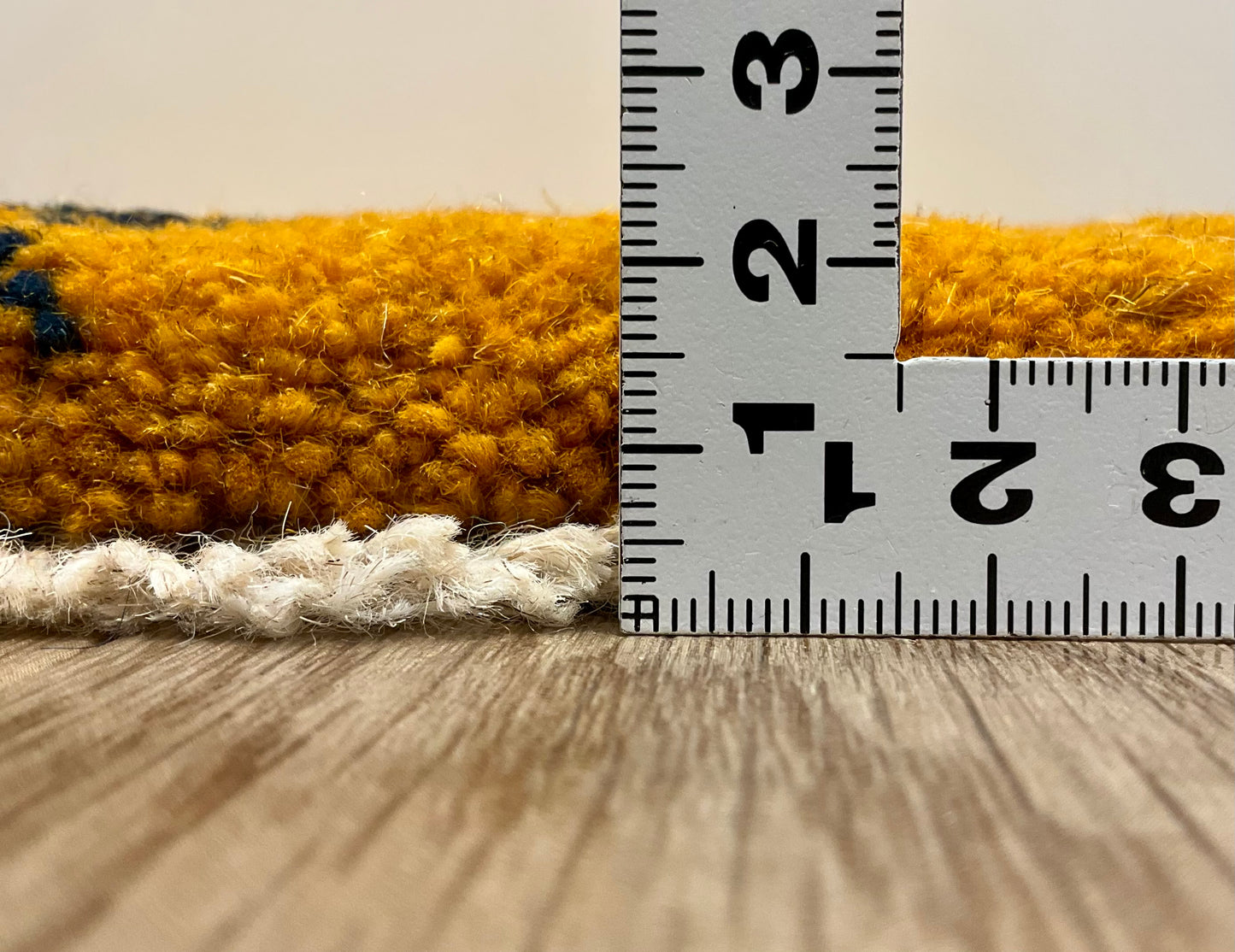 ギャッベ 43cm x 40cm Z1076