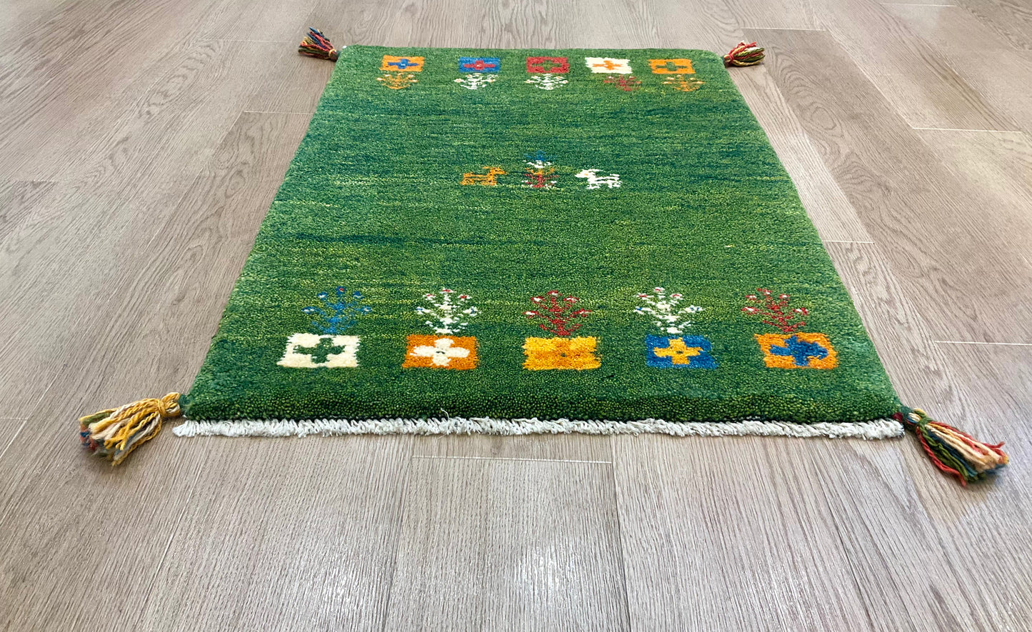 ギャッベ 85cm x 58cm RJ2658