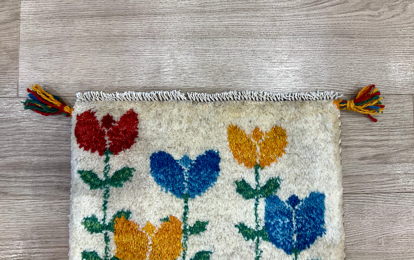 ギャッベ 41cm x 39cm Z107