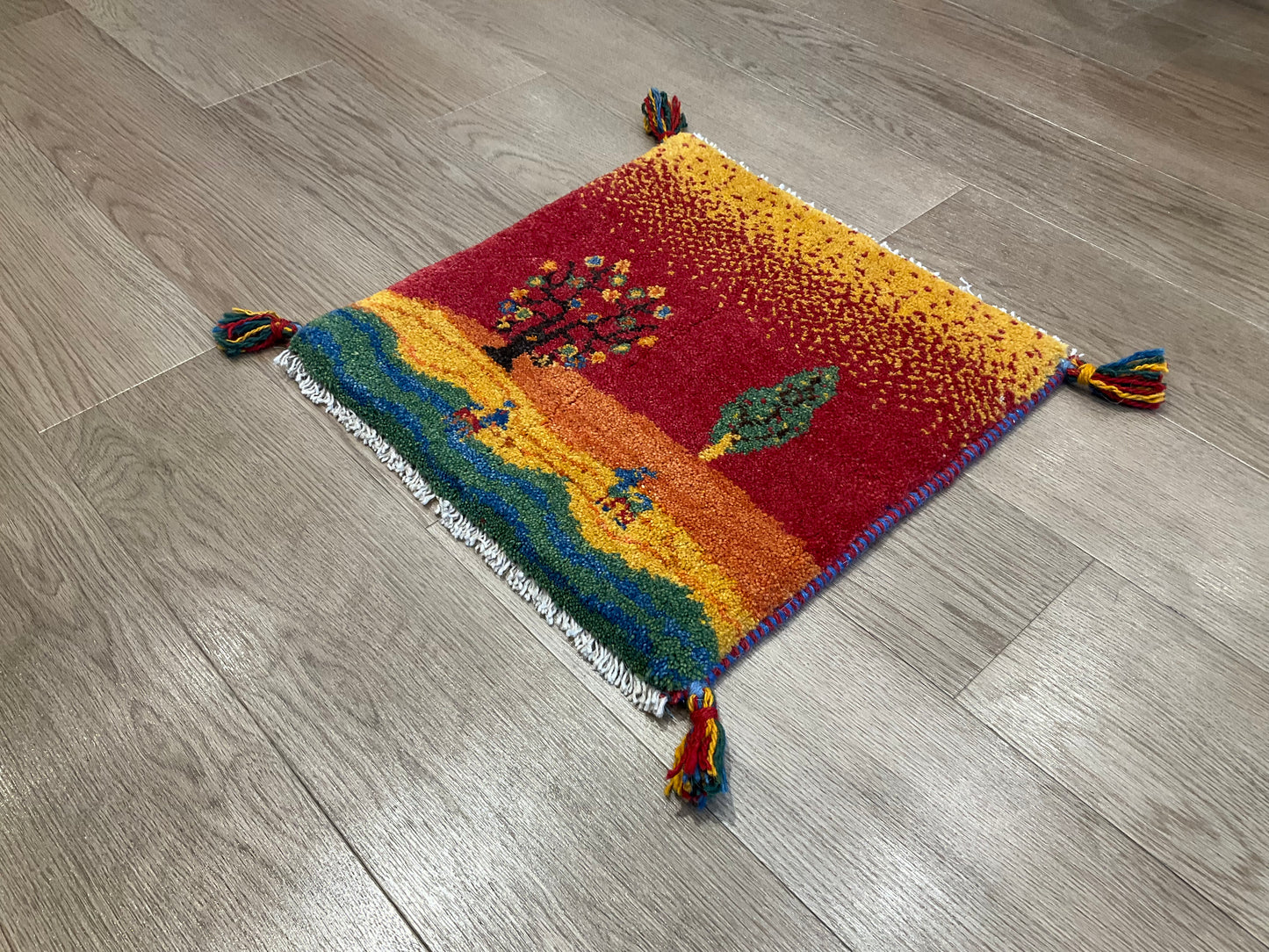 ギャッベ 43cm x 42cm T2712