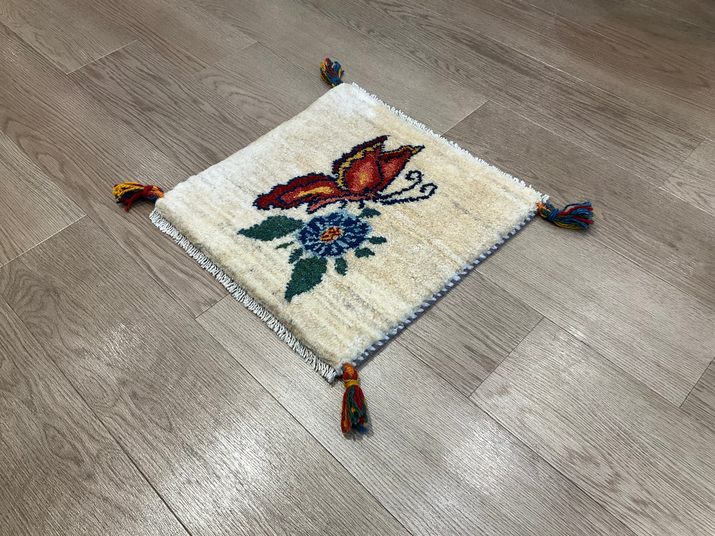 ギャッベ 40cm x 39cm T9075