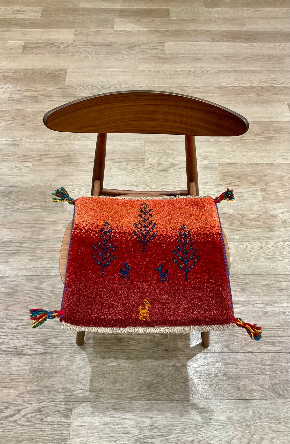 【福岡店】ギャッベ 44cm x 41cm Z3379